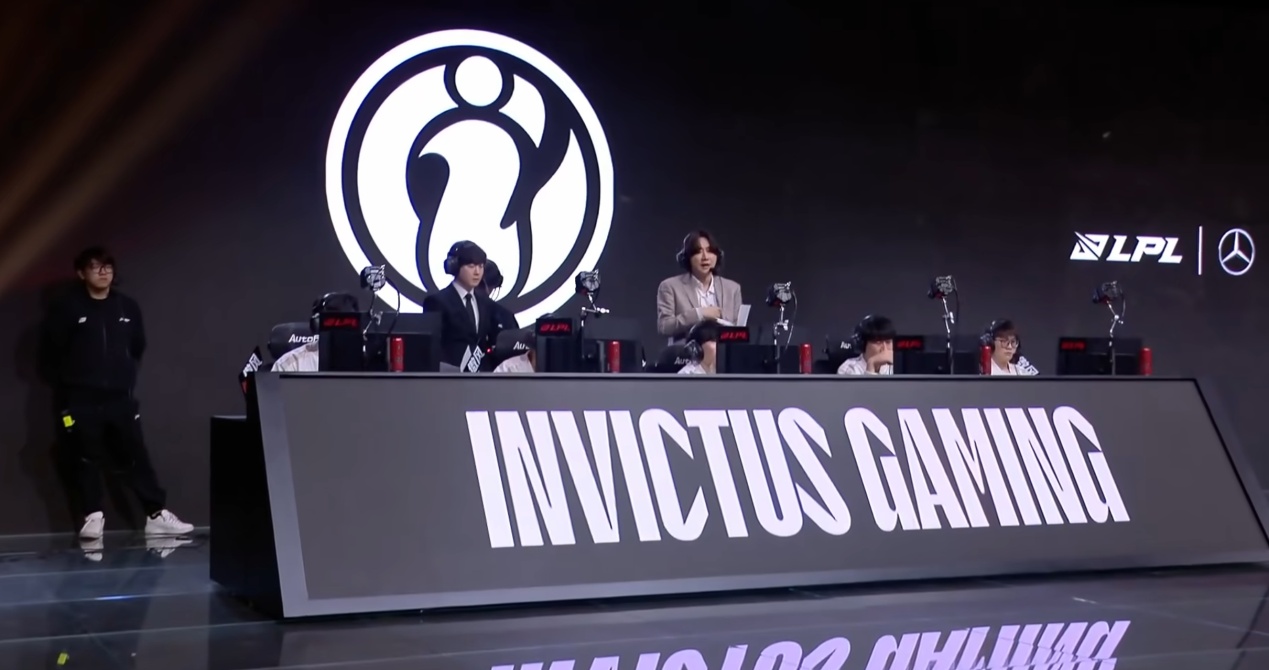 EG力克IG,JackeyLove单局斩获MVP强强对话小组赛,留下经典瞬间 EG力克IG,JackeyLove单局斩获MVP强强对话小组赛,留下经典瞬间