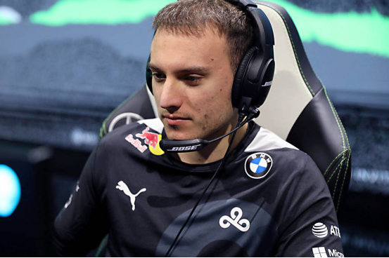 PSG险胜FLY，Perkz开启传奇时刻鏖战多局淘汰赛，引爆全场热议