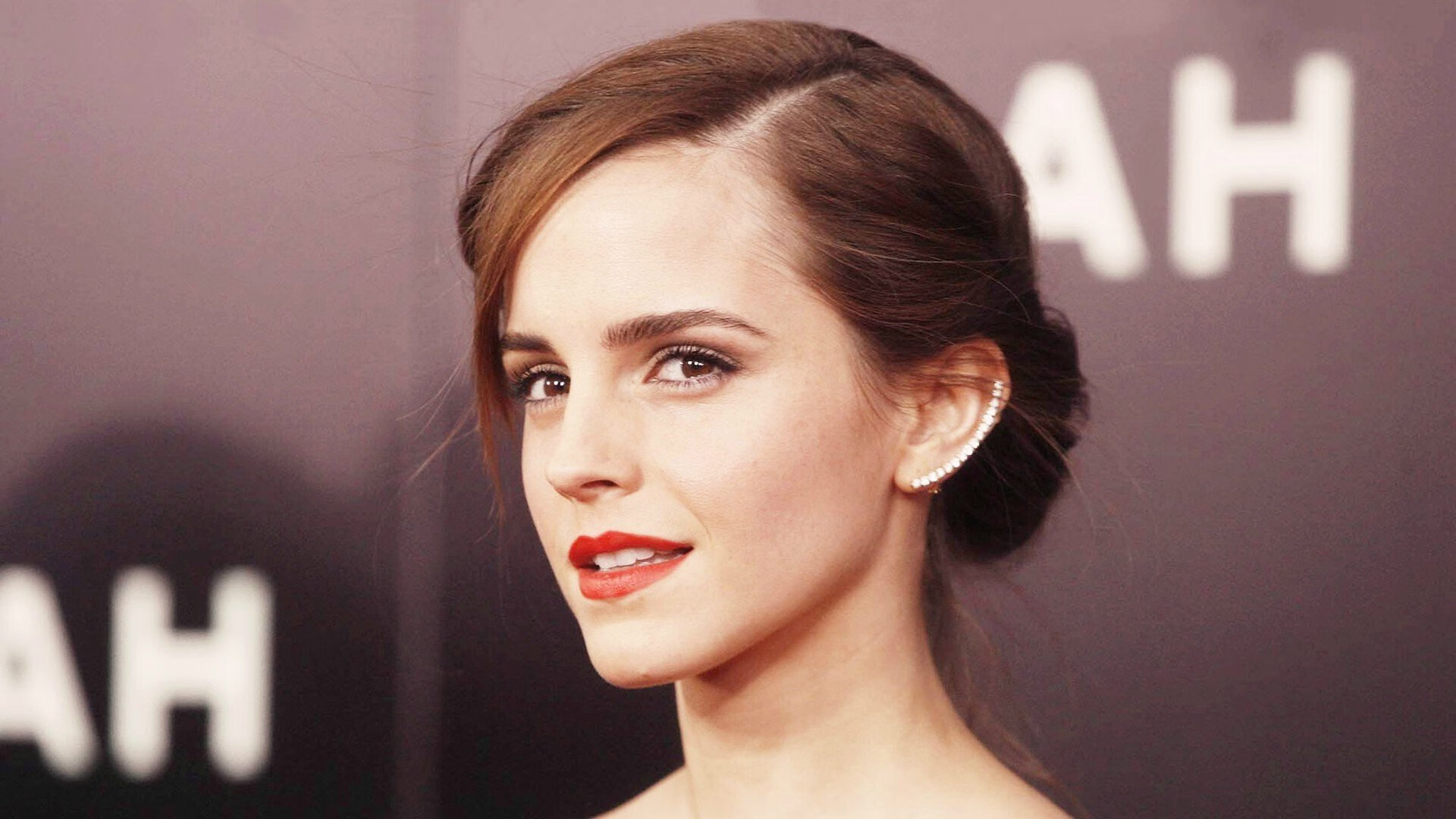 德甲争冠终极对决，厄瓜多尔与摩洛哥的血拼，足球世界的双重盛宴